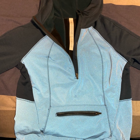 Lululemon reflective hoodie size 6 - Picture 10 of 12